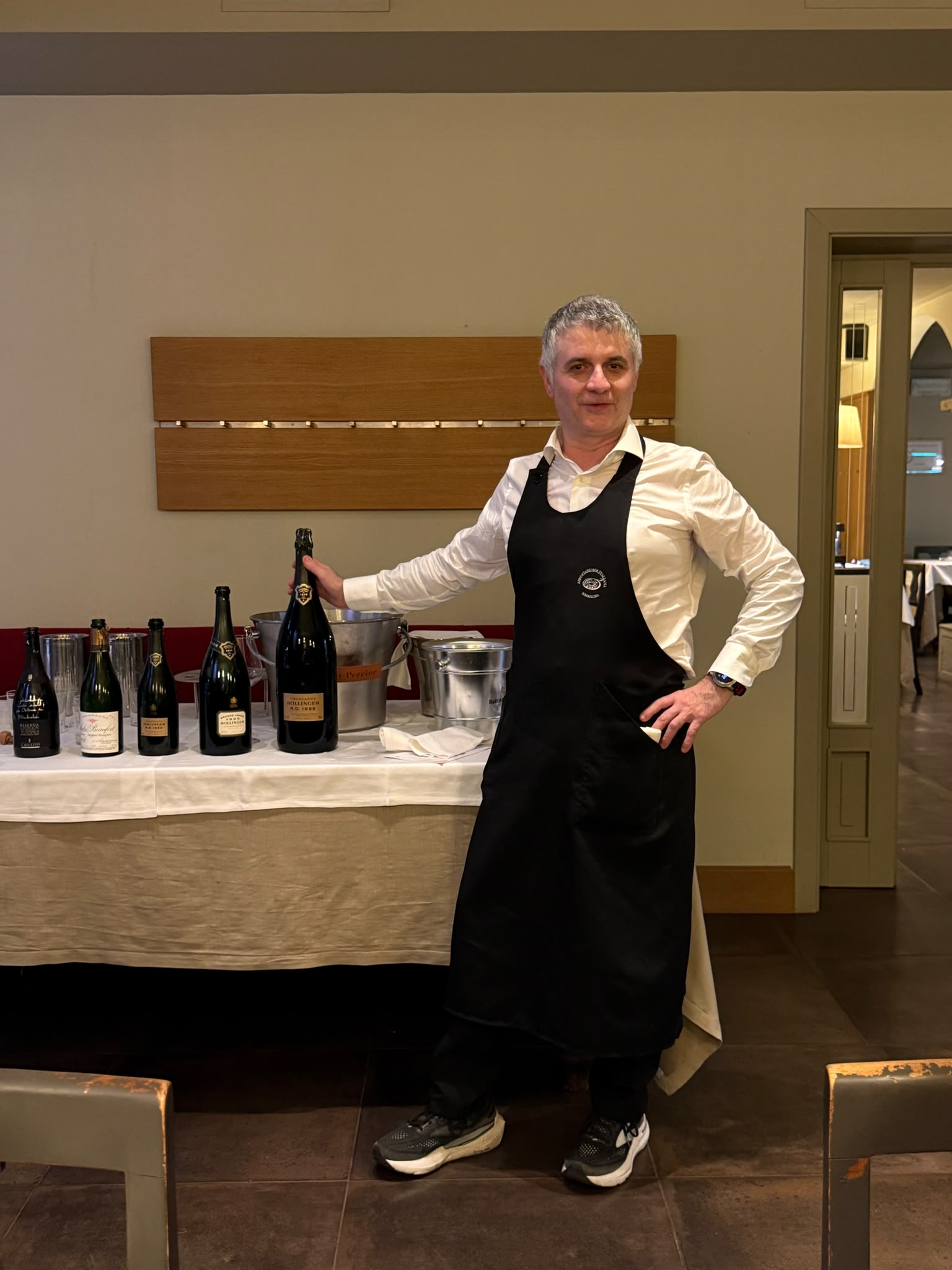 Dante Cerioli with the five wines of the evening.