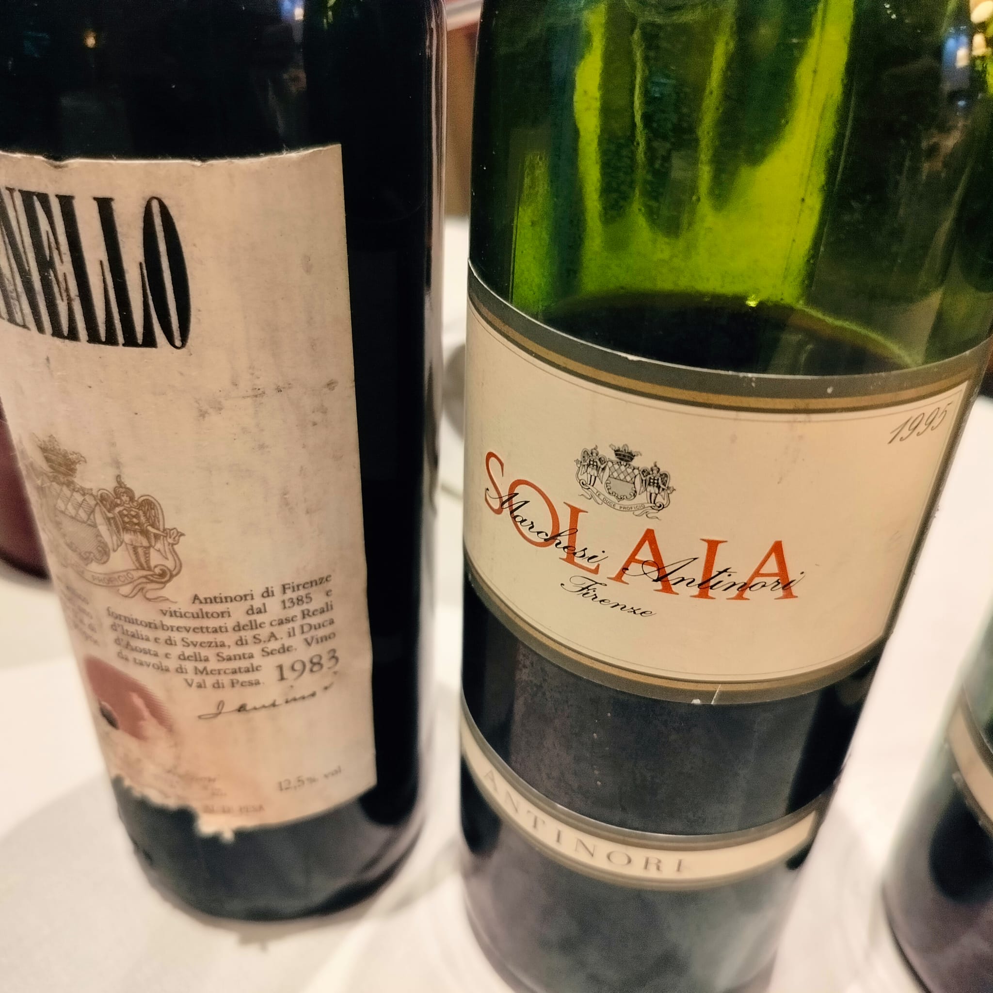 Tignanello 1983 and Solaia 1995: the historic labels up close.