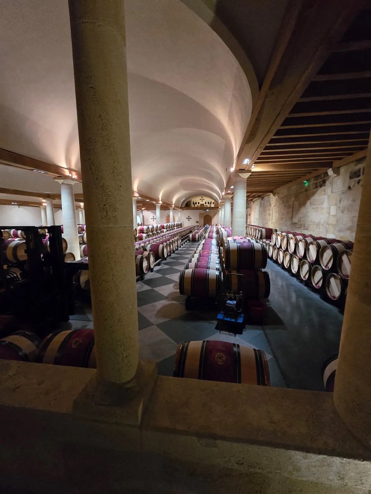 Vertical view of the vaults and barrels in the Grand Chai