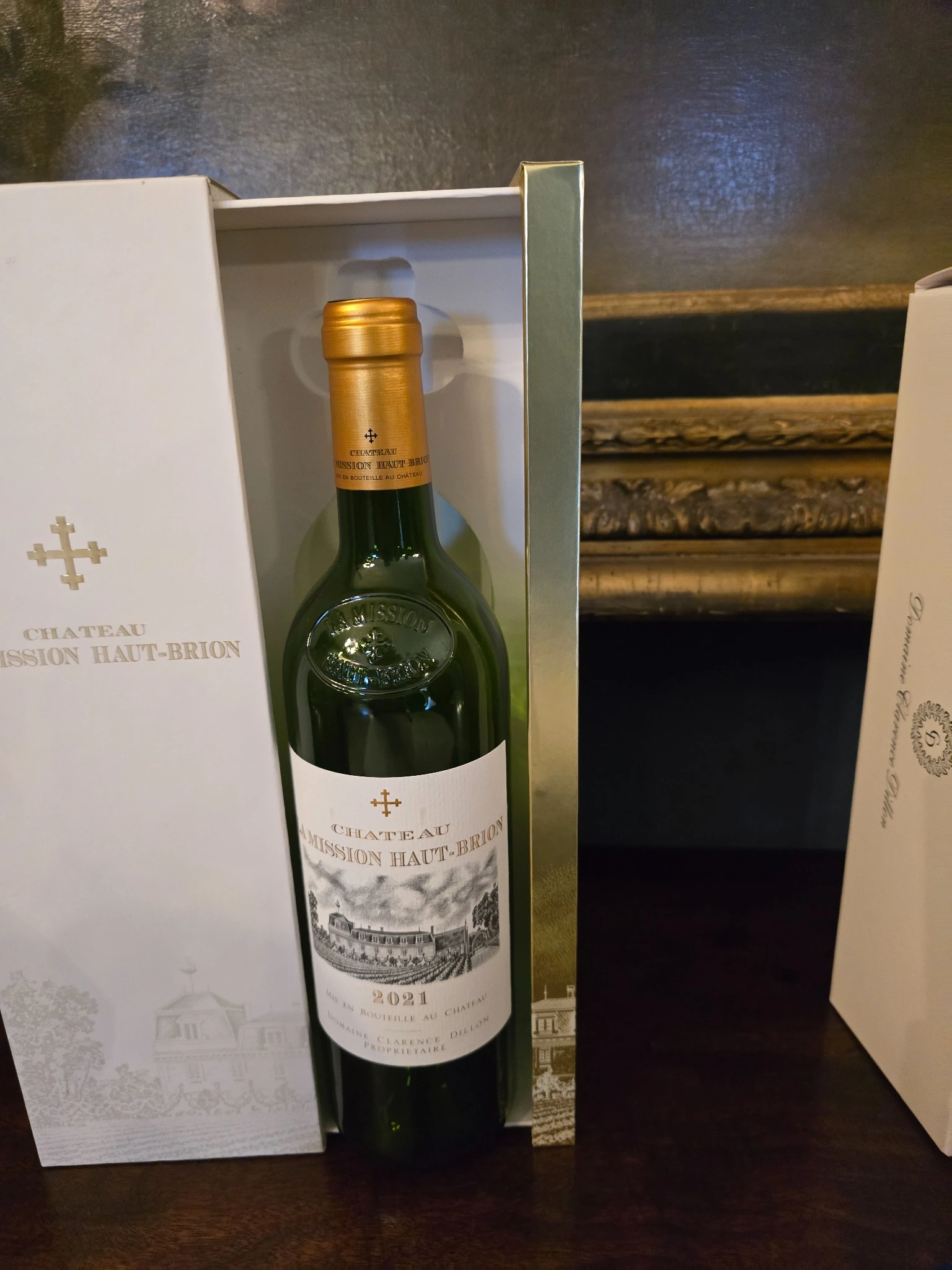 Château La Mission Haut-Brion Blanc 2021 displayed in its presentation case